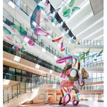 商场美陈装置艺术中庭空间大型玻璃钢雕塑创意商场装饰中庭春节